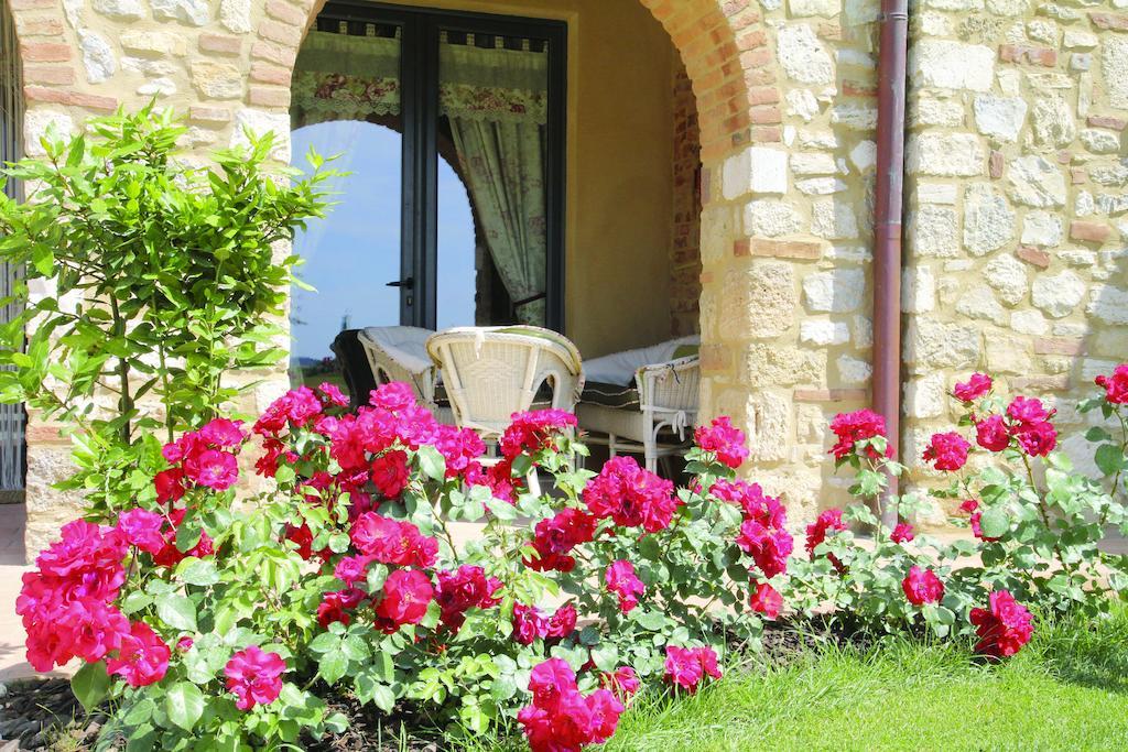 Agriturismo San Lorenzo Serre Di Rapolano Exterior photo